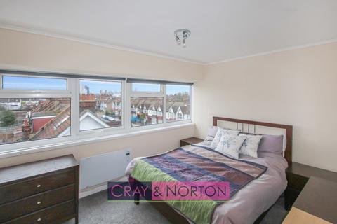 2 bedroom flat to rent, Lower Addiscombe Road, Addiscombe, CR0