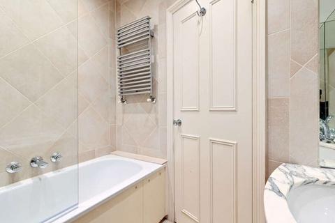 Flat D, 7 Bina Gardens, London, SW5 0LD