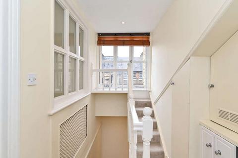 Flat D, 7 Bina Gardens, London, SW5 0LD