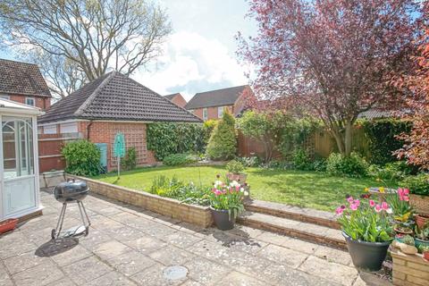 36 Bishops Orchard, East Hagbourne, Didcot, OX11 9JS
