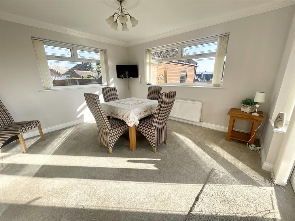 Dining/Sun Room