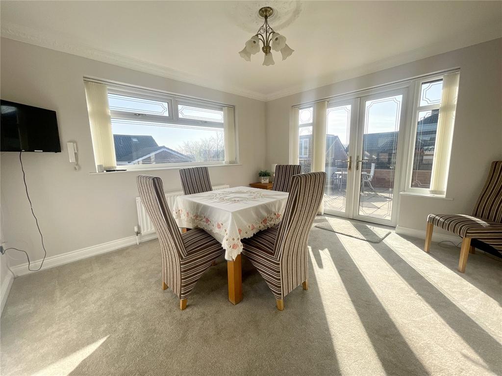 Dining/Sun Room