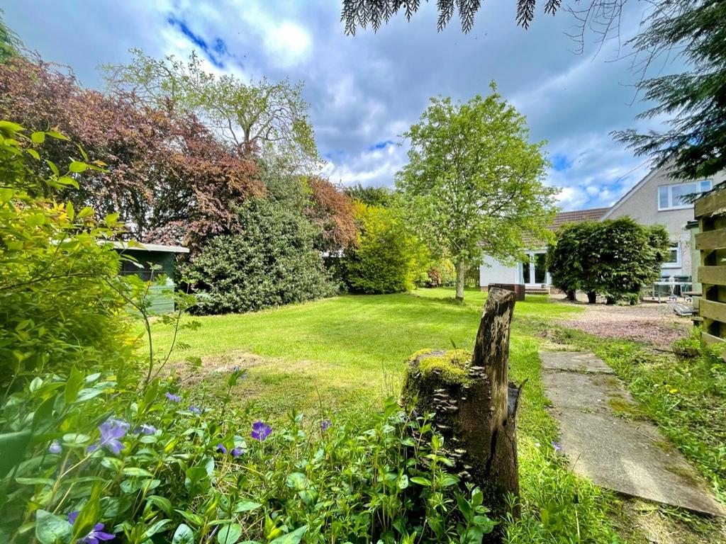 17 Douglas Crescent, Kinross, Kinrossshire, KY13 3 bed semidetached
