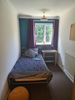 1 bedroom in a house share to rent, Howlett Drive - UBL