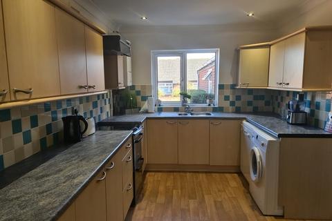 1 bedroom in a house share to rent, Howlett Drive - UBL