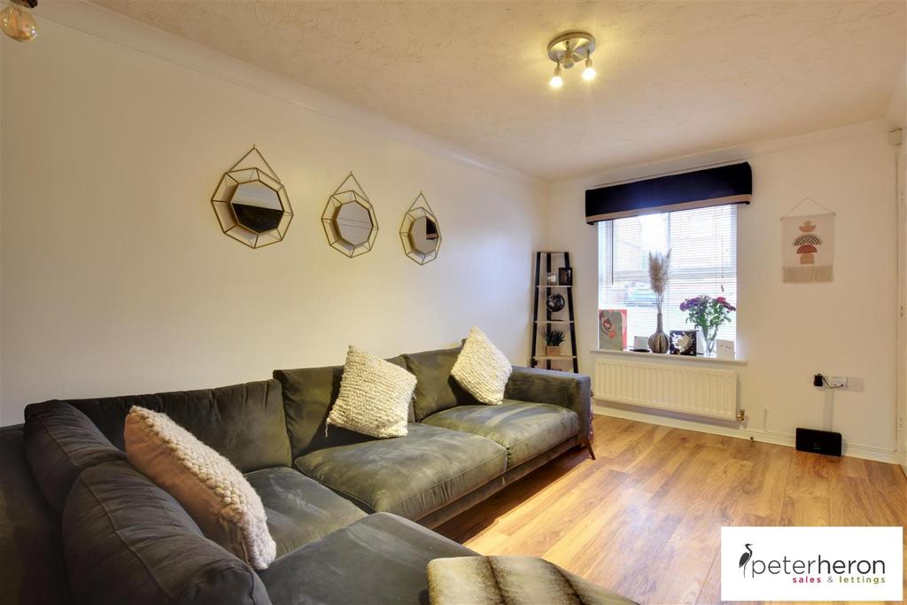 Halesworth Drive, Havelock Park... 2 bed semidetached house £125,000