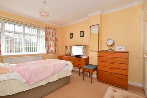 4 Adam Close, Coxheath, Maidstone, ME17 4QU