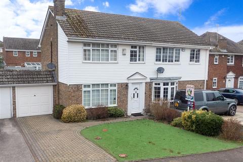 4 Adam Close, Coxheath, Maidstone, ME17 4QU