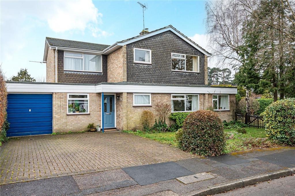 Herrick Close, Frimley, Camberley, Surrey, GU16 4 bed detached house