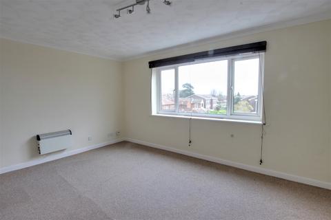 1 bedroom flat for sale, Dorking Crescent, Portsmouth