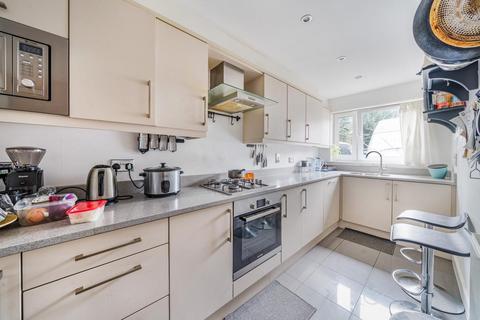 3 Renshaw Close, London, SE6 4BB