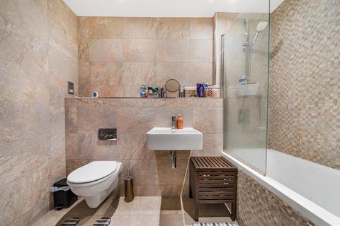 3 Renshaw Close, London, SE6 4BB