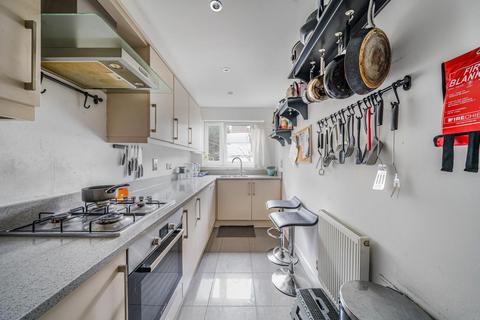 3 Renshaw Close, London, SE6 4BB