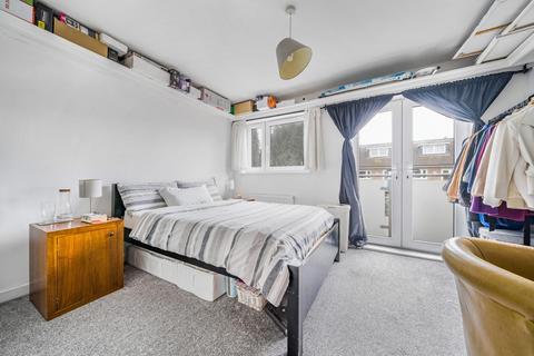 3 Renshaw Close, London, SE6 4BB