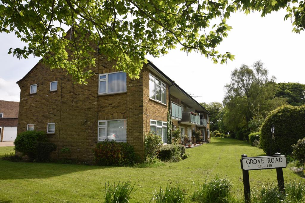 Grove Road, Harpenden, AL5 1 bed flat £1,025 pcm (£237 pw)