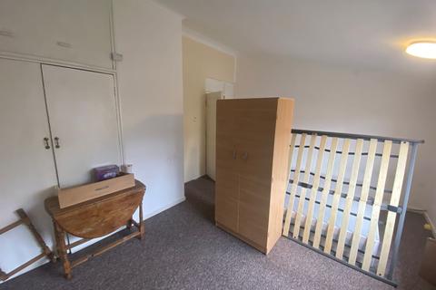 138 Canons Brook, Harlow, CM19 4EQ