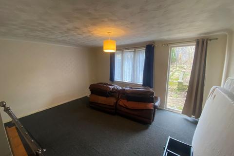 138 Canons Brook, Harlow, CM19 4EQ