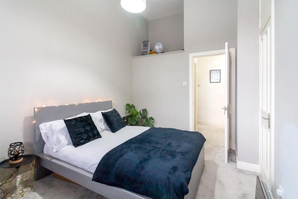 Bedroom 1 (Double)