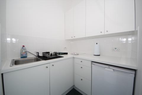 Office to rent, Gateway Mews, N11