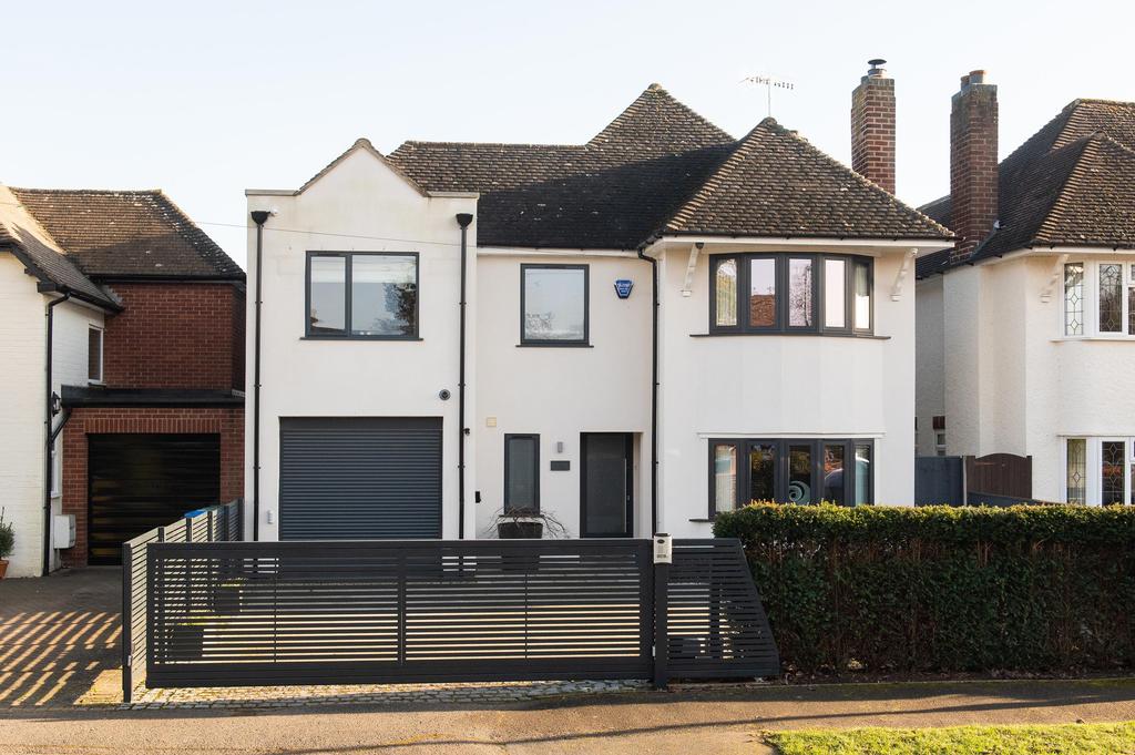 Eton Road, StratforduponAvon, Warwickshire, CV37 4 bed detached house