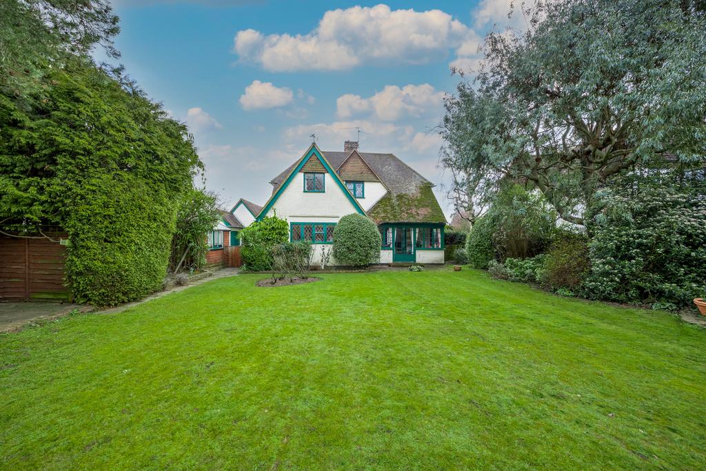 Copse Mead, Woodley, Reading, RG5 4RP 4 bed detached house - £870,000