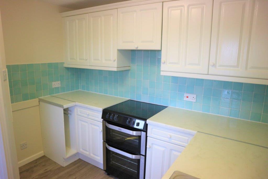 Broad Oak Close, Eastbourne BN23 2 bed flat £925 pcm (£213 pw)