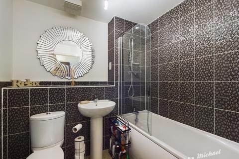 15 Boldison Close, Aylesbury, HP19 8JL