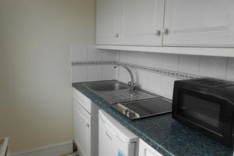 Studio to rent, Hook Road, Surbiton KT6 5AR