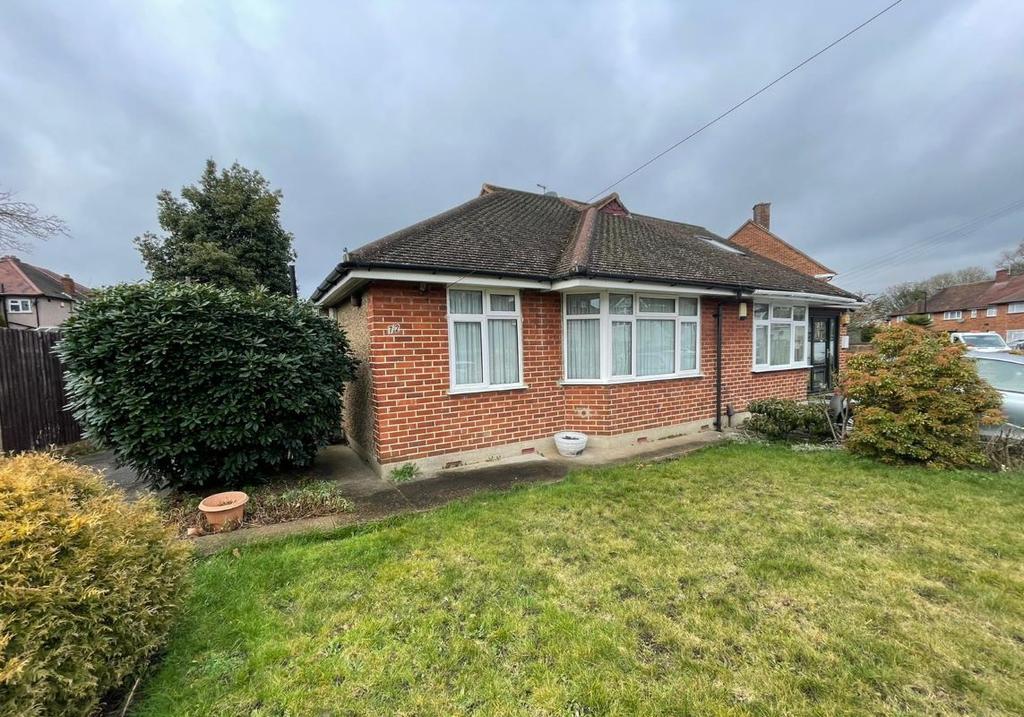 72 Viola Avenue, Feltham, Middlesex... 2 bed bungalow £225,000