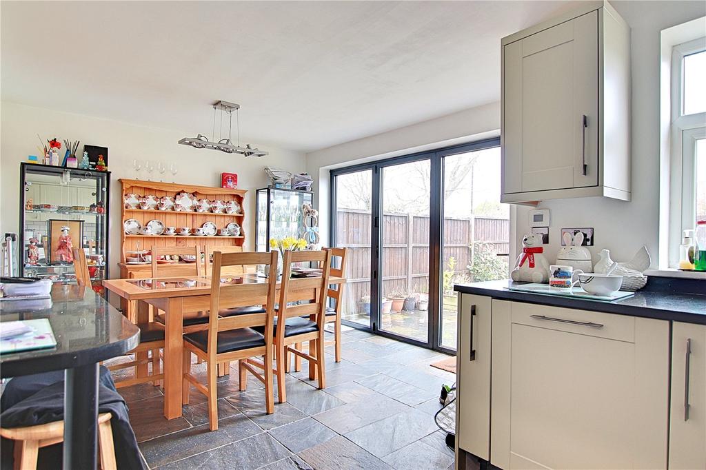Cornfield Close, Wick, Littlehampton... 3 bed terraced house £350,000