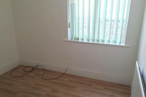 2 bedroom flat to rent, St. Julian Gardens, Howdon NE28