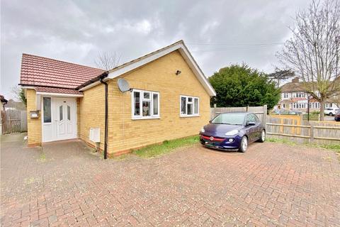 6 bedroom bungalow for sale - Wills Crescent, Whitton, Hounslow, TW3