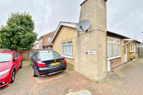 6 bedroom bungalow for sale - Wills Crescent, Whitton, Hounslow, TW3