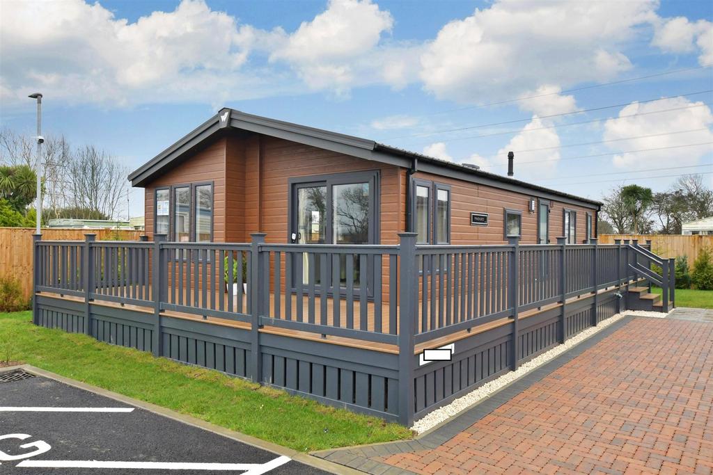 Hambrook Park, Broad Road, Hambrook, Chichester, West Sussex 2 bed park