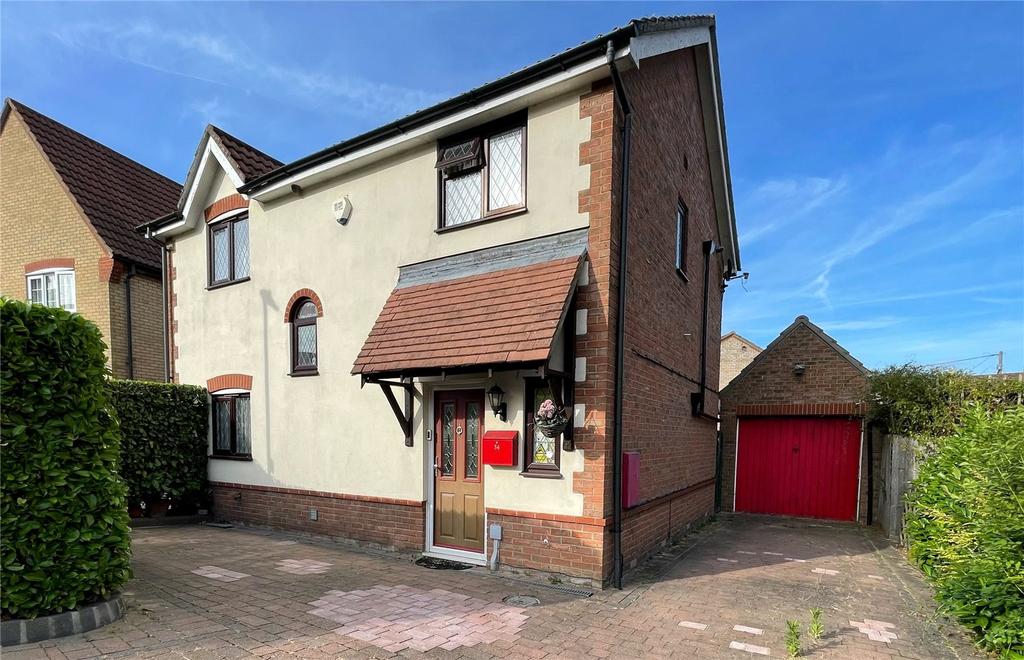 Redwood Drive, Steeple View, Essex, SS15 4 bed detached house for sale