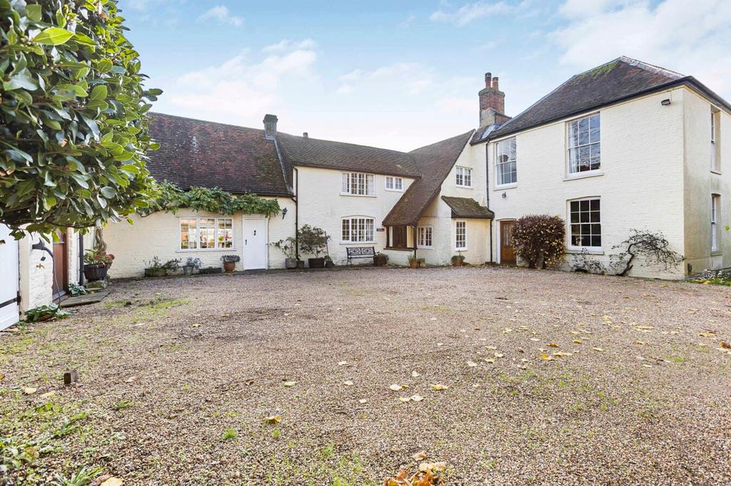 Wide Spacious Forecourt Parking