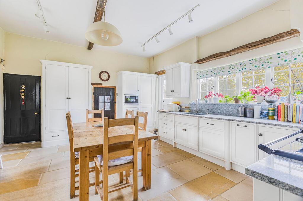 Farmhouse Style Kitchen