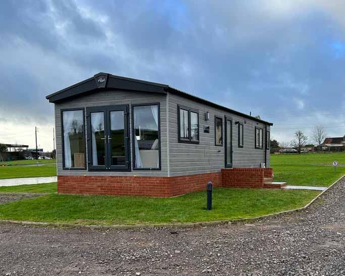 Shepton Mallet, Somerset, BA4 2 bed park home for sale £130,000
