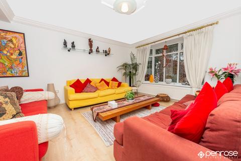 68 Barton Road, Luton, LU3 2BB