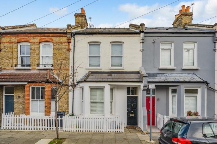 Mascotte Road Putney SW15 2 bed flat £2,000 pcm (£462 pw)