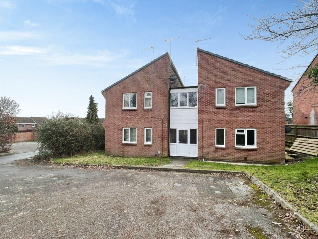 Longstock Court, Eastleaze, Swindon... Studio £600 pcm (£138 pw)