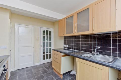 19 Ballantrae Place, Dundee, DD4 8QQ