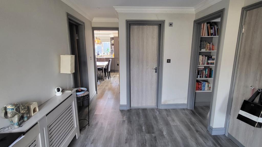 Allingham Close, Hanwell 3 bed house £2,150 pcm (£496 pw)