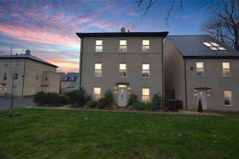 4 bedroom semi-detached house for sale - Voysey Avenue, Castleford, West Yorkshire
