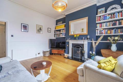 Flat B, 23 Maple Road, London, SE20 8LA