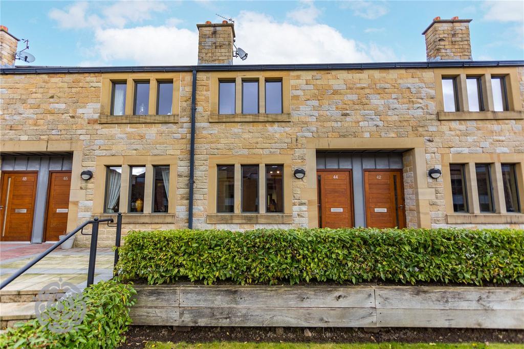 Elbut Lane, Bury, Greater Manchester... 2 bed terraced house £1,500