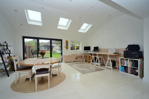 72 Newbolt Avenue, Cheam, Sutton, SM3 8EE