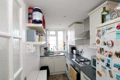 1 bedroom flat to rent, Ashford Court, Cricklewood