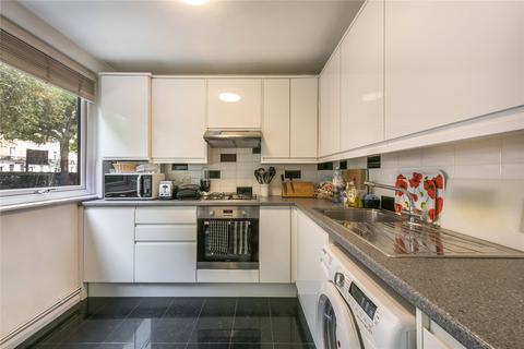 2 bedroom flat to rent, The Water Gardens, London