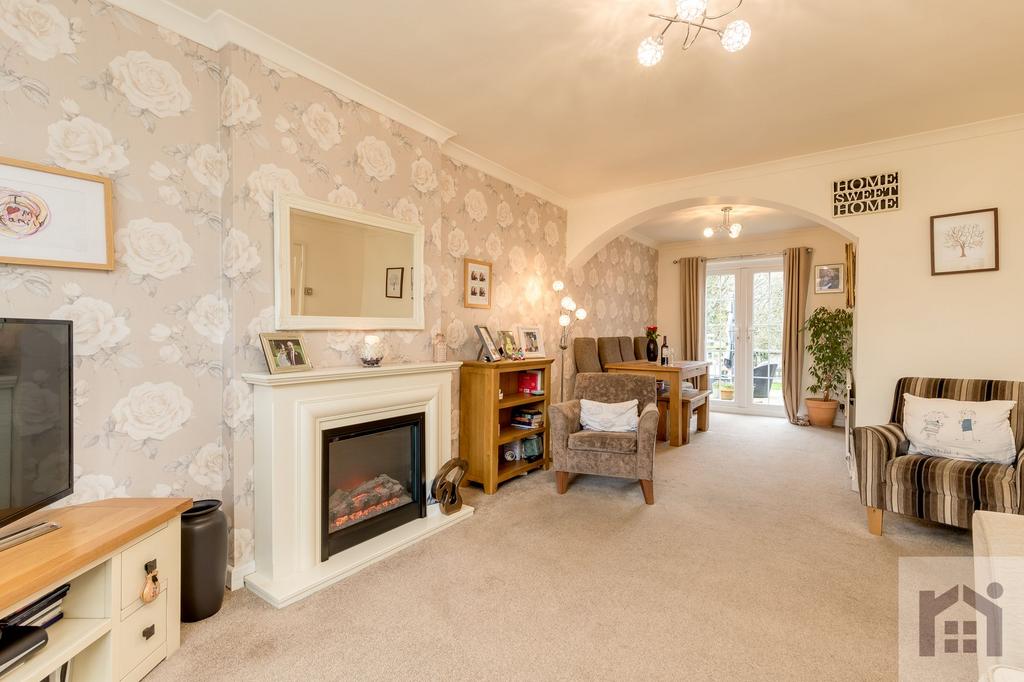 Empress Way, Euxton, PR7 6QB 3 bed detached house £250,000